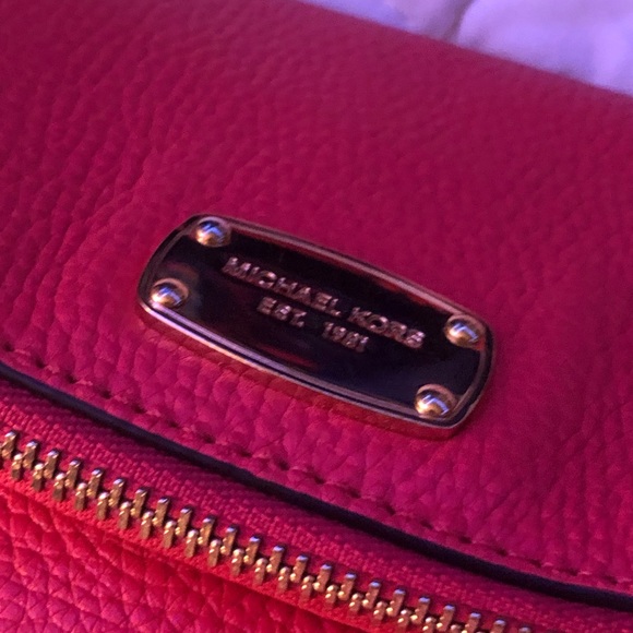 Meet your Posher, Purses galore - Picture 3 of 14